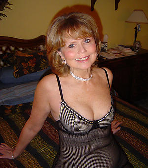 full-grown amateur milfs posing nude