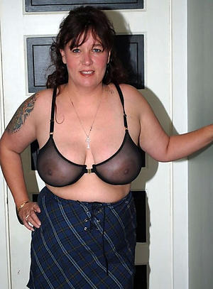 beautiful brunette women free pics