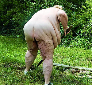 sex galleries of outdoor grown up pussy