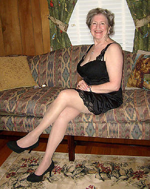 naked blue old women pussy