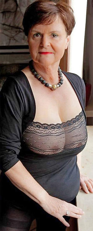 xxx elder statesman women ex girlfriend nude photos