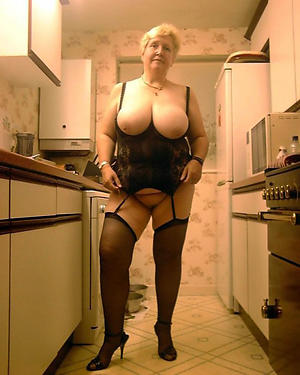 xxx pictures of granny mature housewife pussy