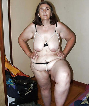 brunette granny porn pics