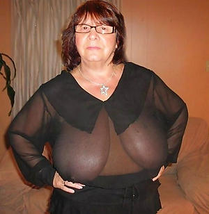 sex galleries of old brunette pussy