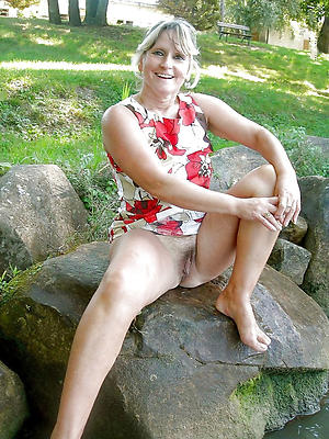 xxx granny upskirt photos