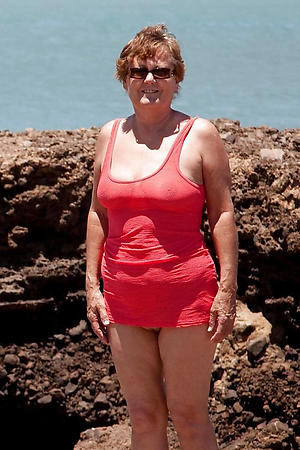 porn pics of naked old women back glasses