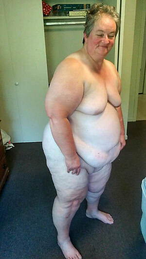 granny bbw ass posing nude