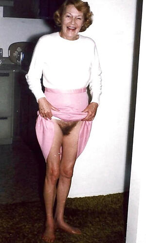 upskirt grannies hot porn pic