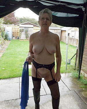 xxx older posing nude
