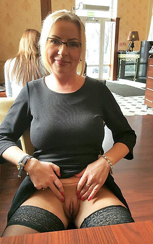 free pics of older woman upskirt