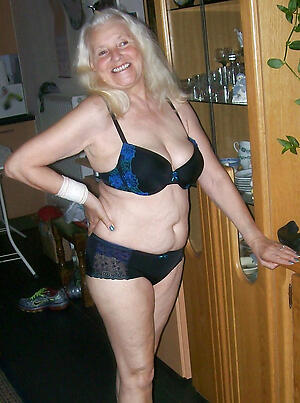 hot older women panty pics