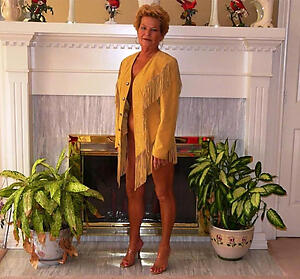 nude elegant granny freash pussy