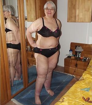bbw grannys posing nude
