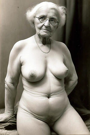 naked not roundabout old women hot porn pic