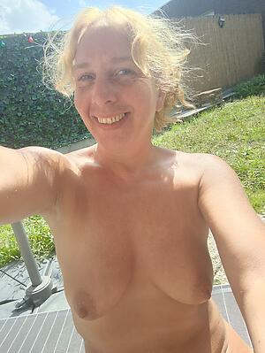 hot older women selfshot amateur slut