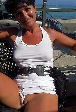 cameltoe grannies porn xxx sex