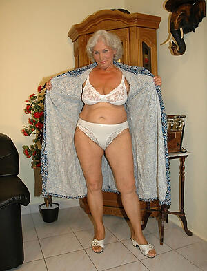 pic with hot downcast olders