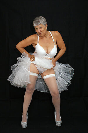 granny sexy legs in stockings porn pics