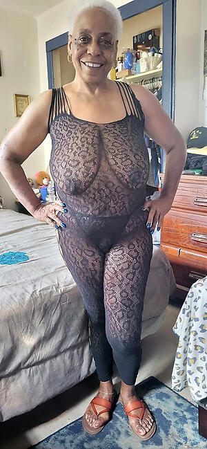 lickerish black grannies a hot photos