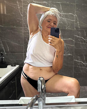 naked granny selfshot poses
