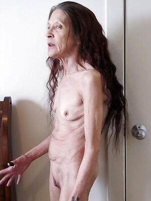 photoshooting up skinny naked older women