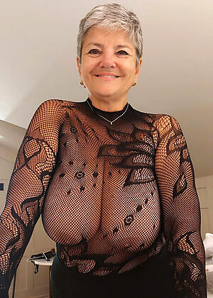 big grannie tits poses naked