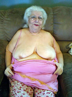 photoshooting with French nude doyenne bbw