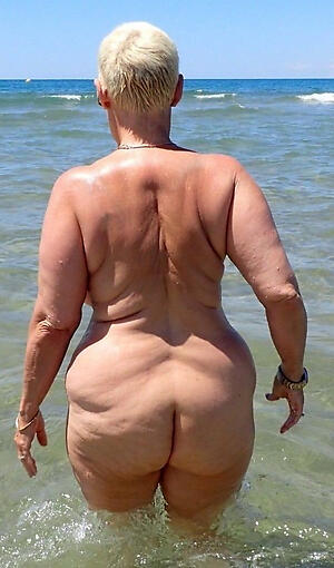 stunning granny with big butt porn