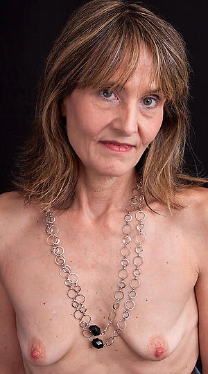 older woman small tits porn pics