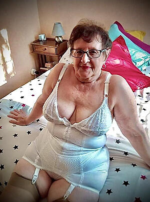 hot nude very old women models