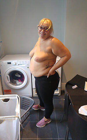 naked lonely housewives models
