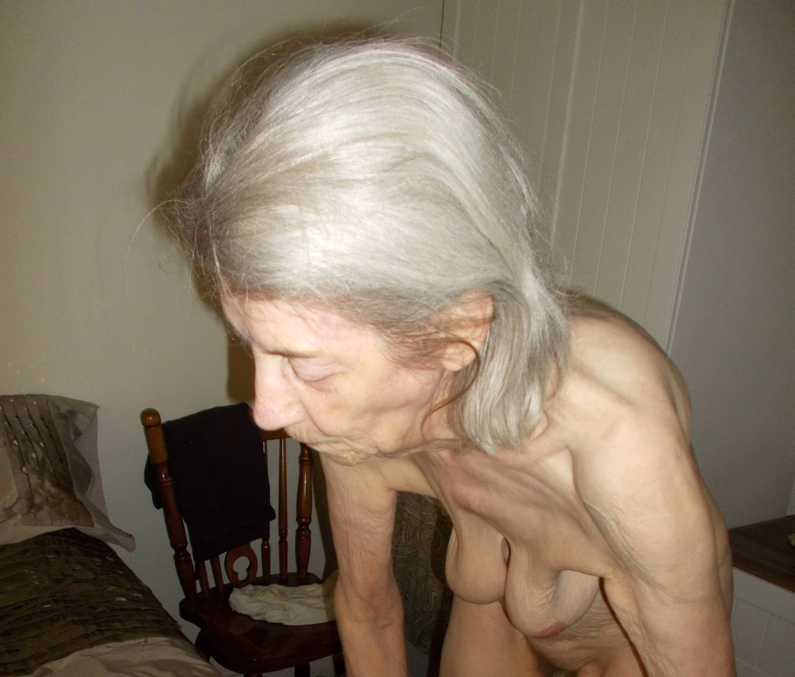 Nude Very Old Granny Dusting Granny Pussy Com